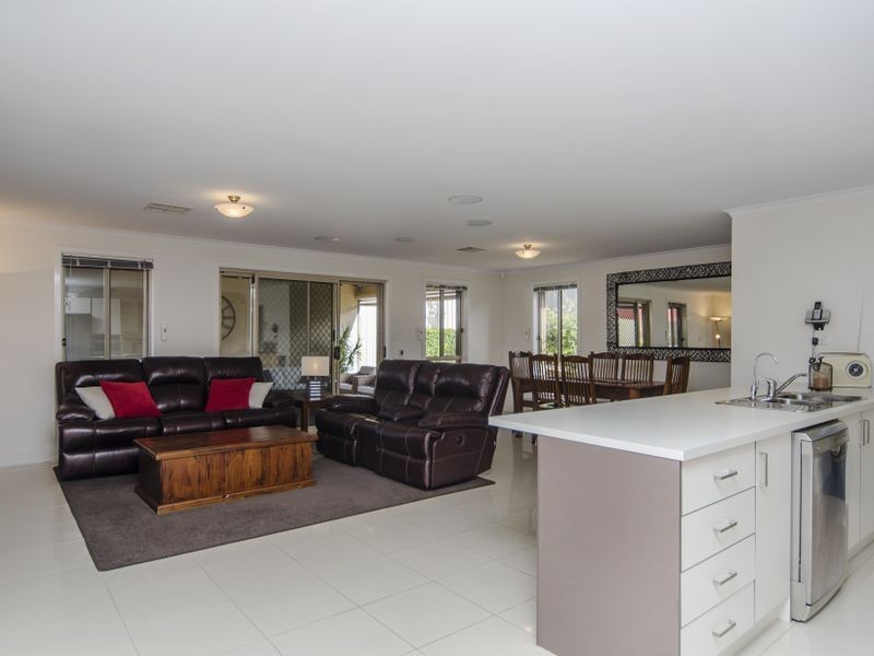 9 Hertford Pl, Noarlunga Downs SA 5168
