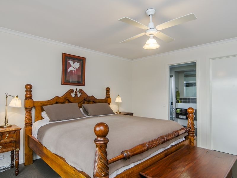 9 Hertford Pl, Noarlunga Downs SA 5168