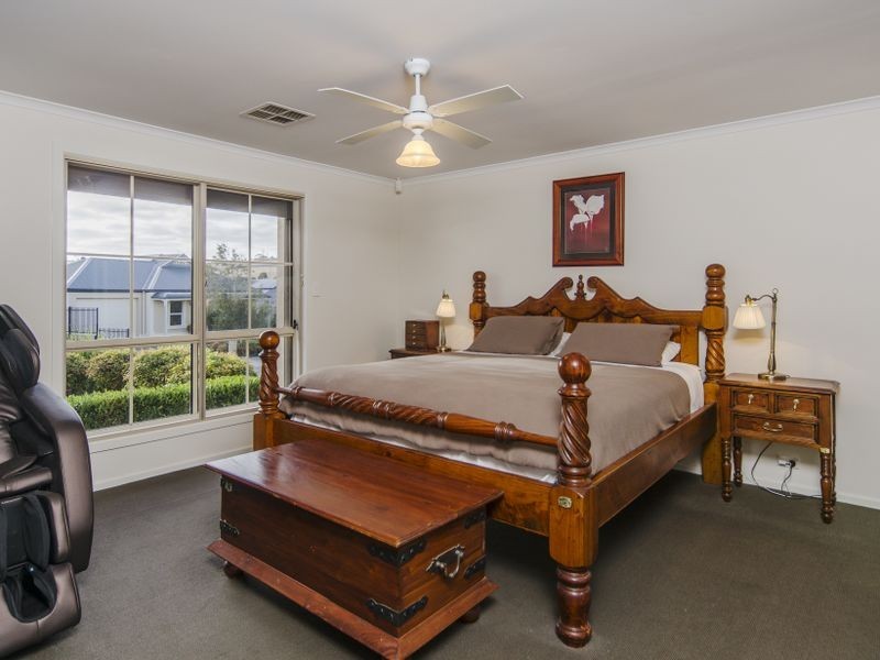 9 Hertford Pl, Noarlunga Downs SA 5168