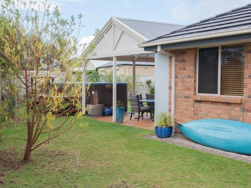 32 Barracoota Crescent, Aldinga Beach SA 5173