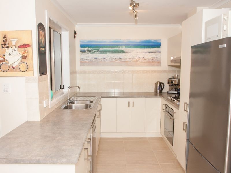 32 Barracoota Crescent, Aldinga Beach SA 5173