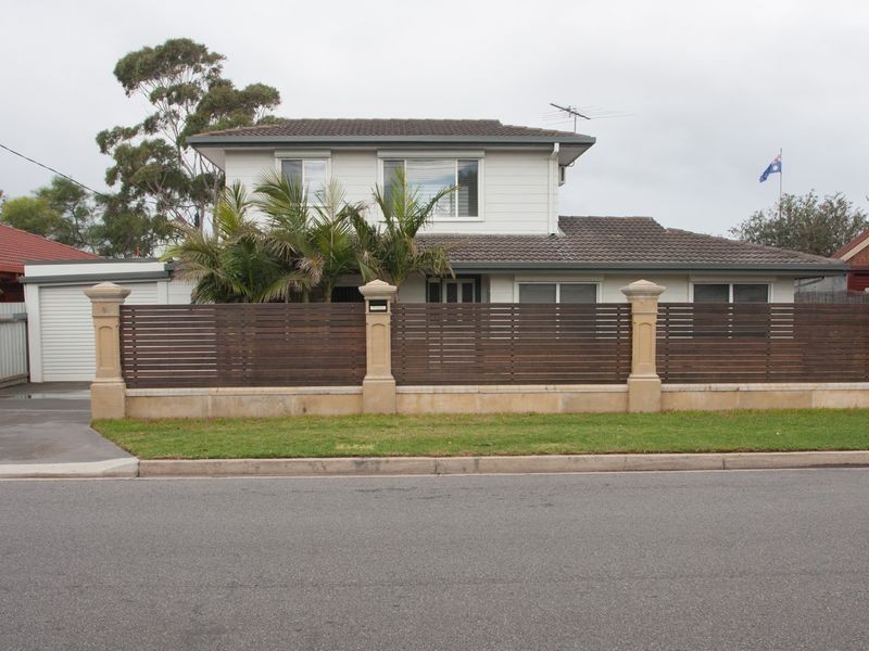 8 Elder Parade, Port Willunga SA 5173