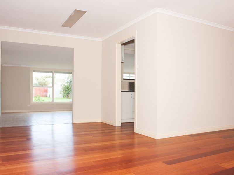 8 Elder Parade, Port Willunga SA 5173