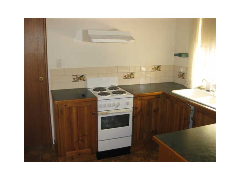 2/1 Heathersay Avenue, Aldinga Beach SA 5173