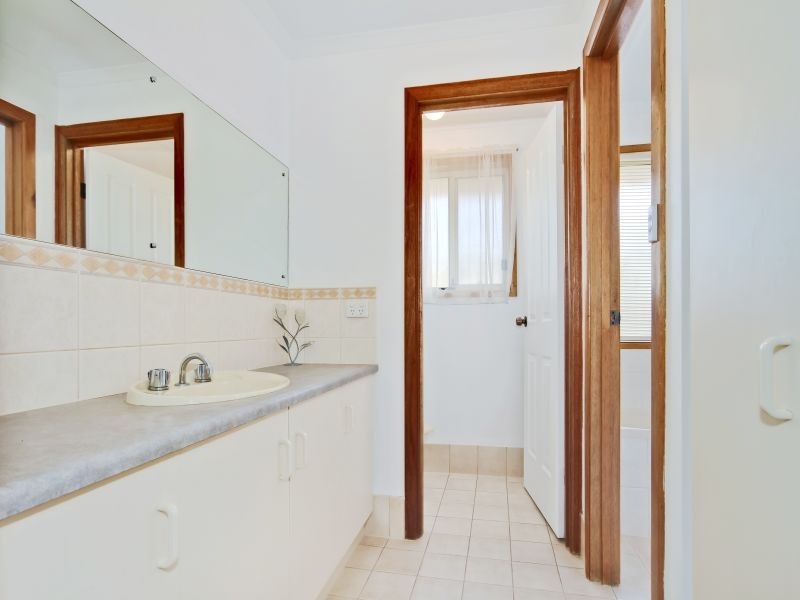 10 Urchin Crescent, Aldinga Beach SA 5173