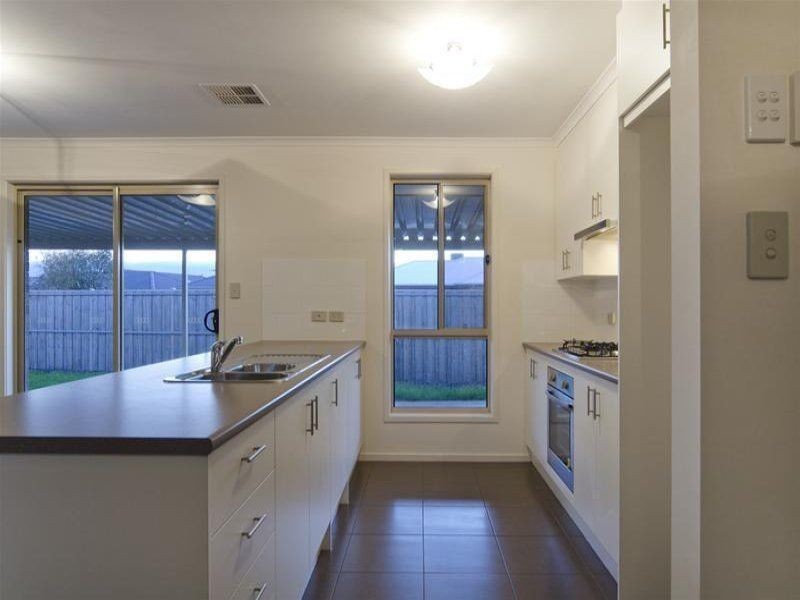 6 Pinkgum Avenue, Aldinga Beach SA 5173