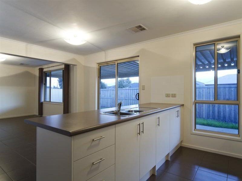 6 Pinkgum Avenue, Aldinga Beach SA 5173