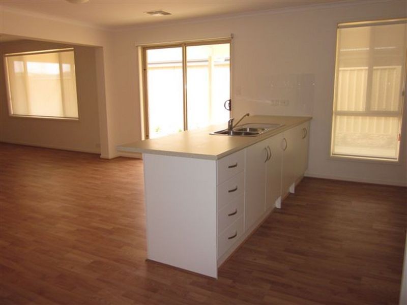 8 Navigation Street, Seaford Meadows SA 5169