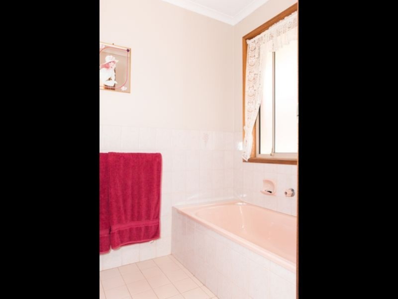 11 Smugglers Drive, Seaford Rise SA 5169