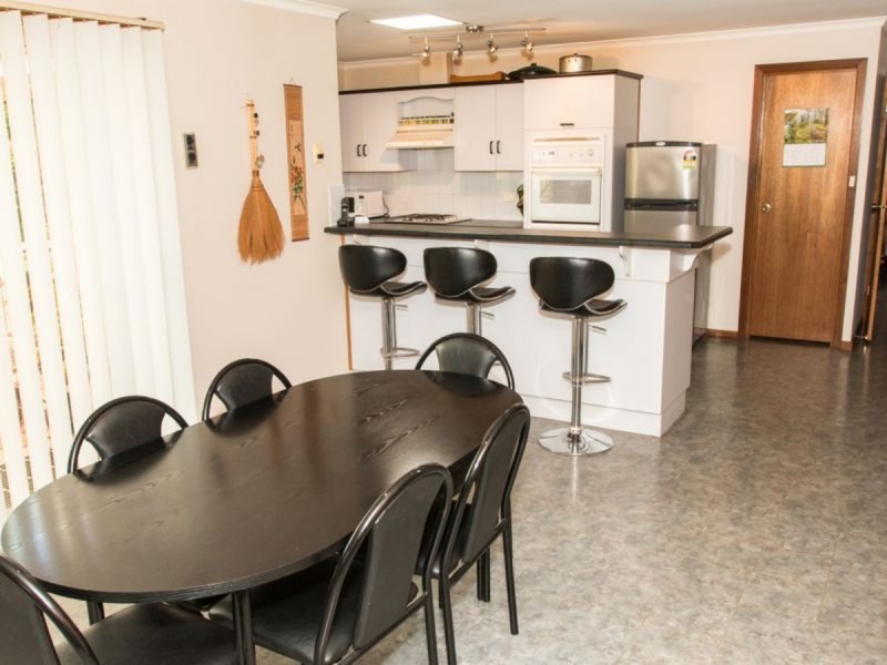 11 Smugglers Drive, Seaford Rise SA 5169