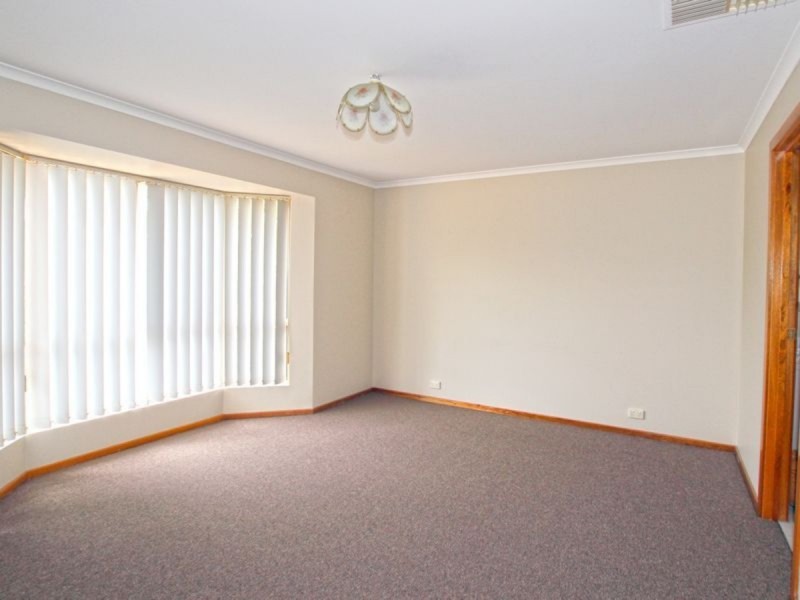 11 Smugglers Drive, Seaford Rise SA 5169