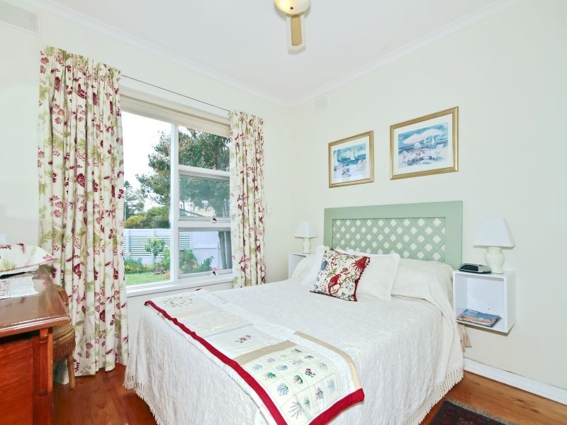 16 Seaview Street, Aldinga Beach SA 5173
