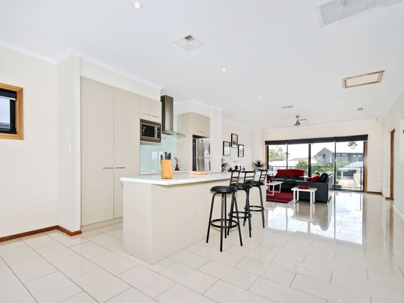 8 Thomas Street, Aldinga Beach SA 5173