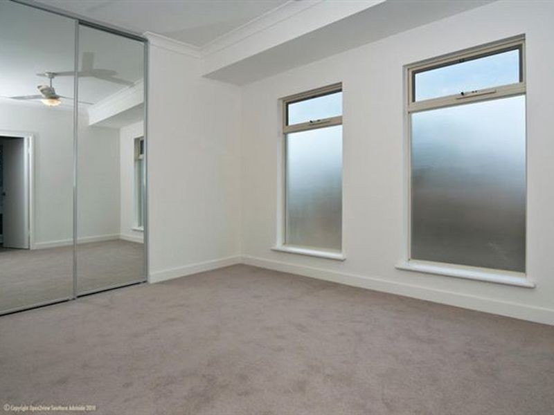 2/2 Whinnerah Avenue, Aldinga Beach SA 5173