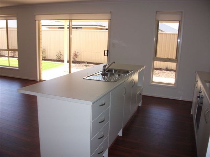 13 Wave Road, Seaford Meadows SA 5169