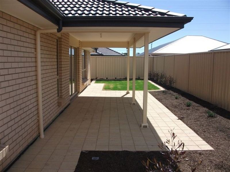 13 Wave Road, Seaford Meadows SA 5169