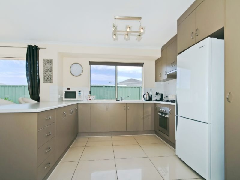 4 Azure Place, Aldinga Beach SA 5173