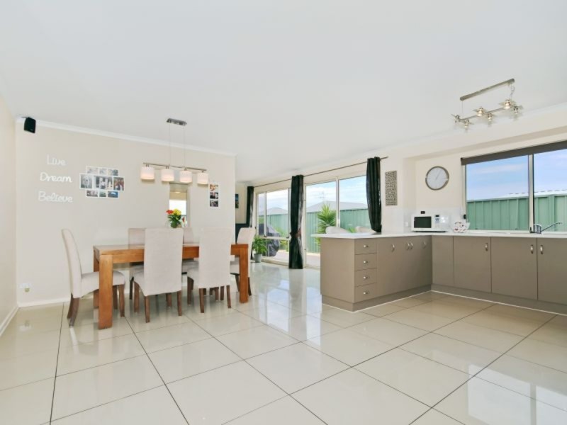 4 Azure Place, Aldinga Beach SA 5173