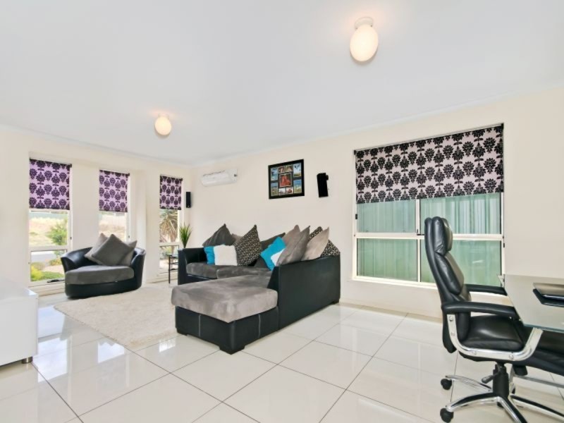 4 Azure Place, Aldinga Beach SA 5173
