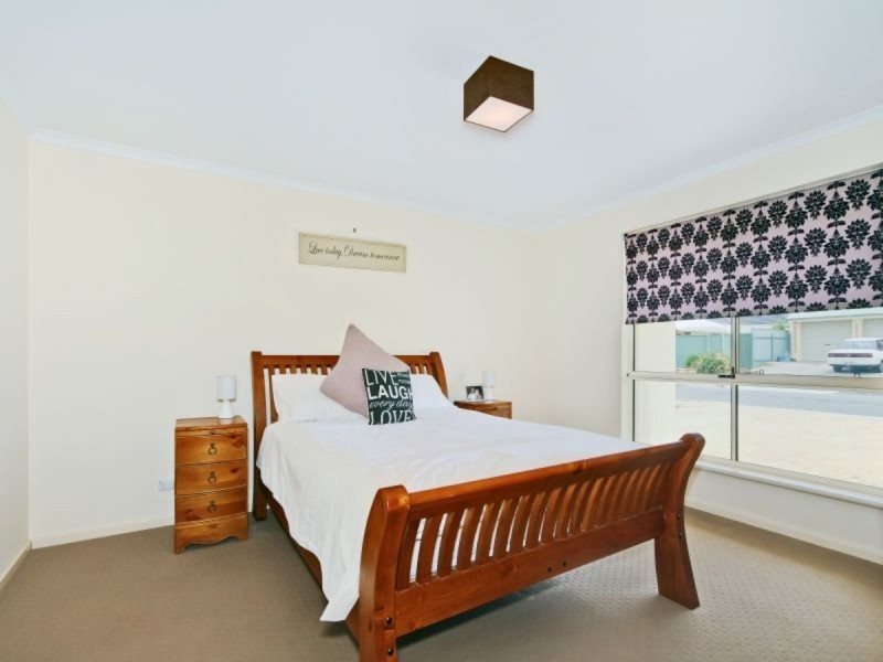 4 Azure Place, Aldinga Beach SA 5173