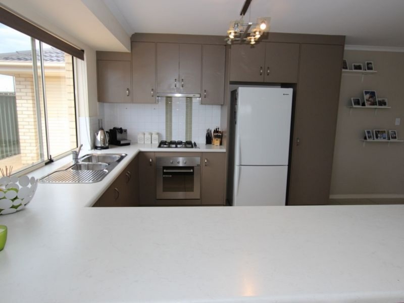 4 Azure Place, Aldinga Beach SA 5173