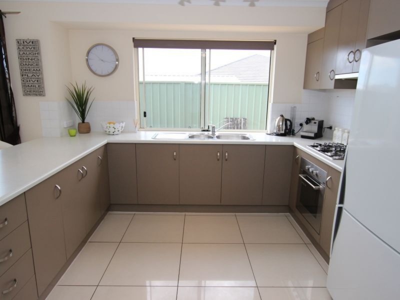 4 Azure Place, Aldinga Beach SA 5173