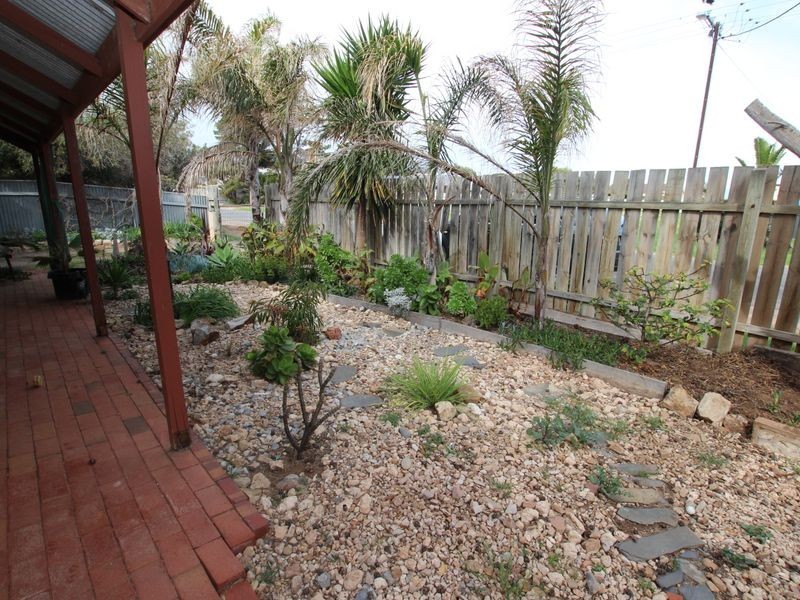5 Whinnerah Avenue, Aldinga Beach SA 5173