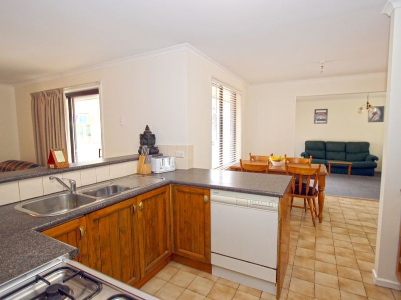 21 Irving Road, Aldinga Beach SA 5173