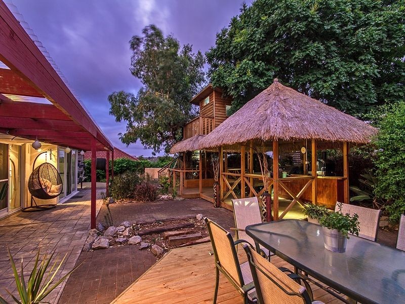 16 Chapman Avenue, Mclaren Vale SA 5171