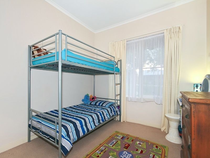 16 Chapman Avenue, Mclaren Vale SA 5171