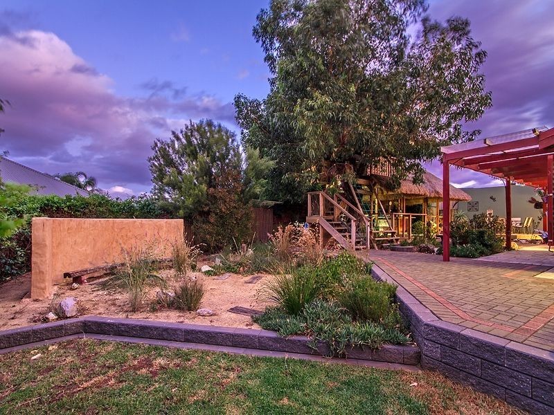 16 Chapman Avenue, Mclaren Vale SA 5171