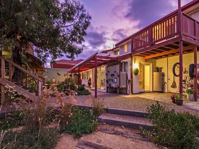 16 Chapman Avenue, Mclaren Vale SA 5171
