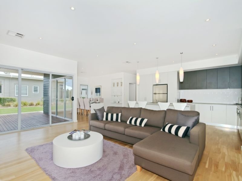 8 Wild Orchid Avenue, Aldinga Beach SA 5173