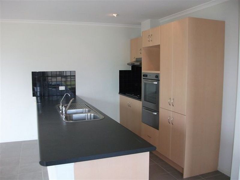 96 Pridham Boulevard, Aldinga Beach SA 5173