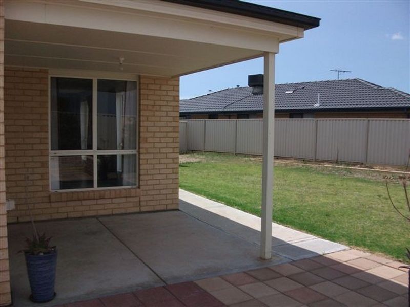 96 Pridham Boulevard, Aldinga Beach SA 5173
