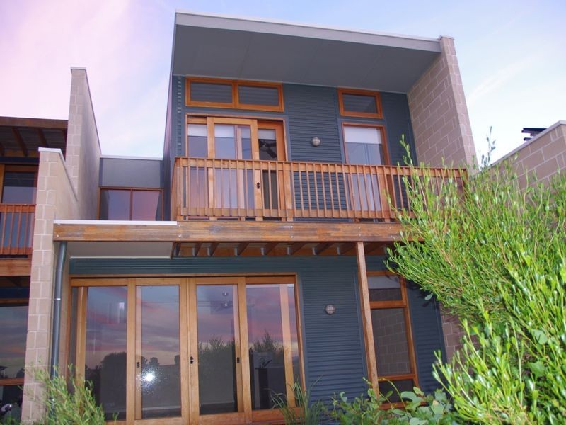 9 Tetragonia Walk, Aldinga Beach SA 5173