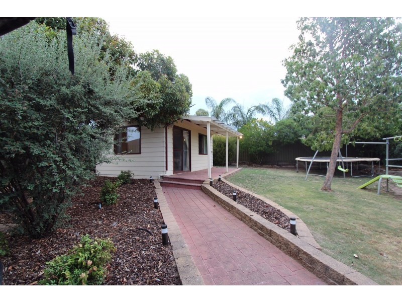 23 Parkes Avenue, Woodcroft SA 5162