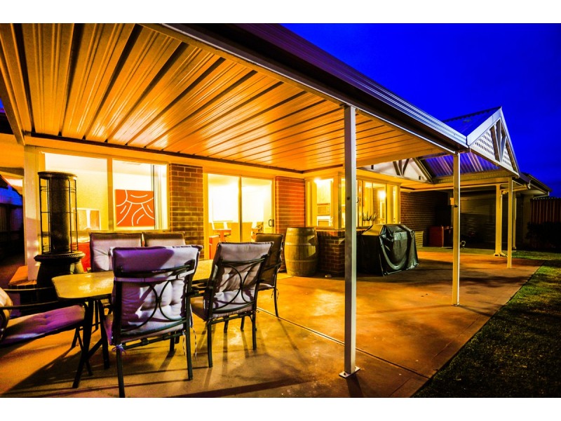 35 Evelyn Sturt Drive, Willunga SA 5172