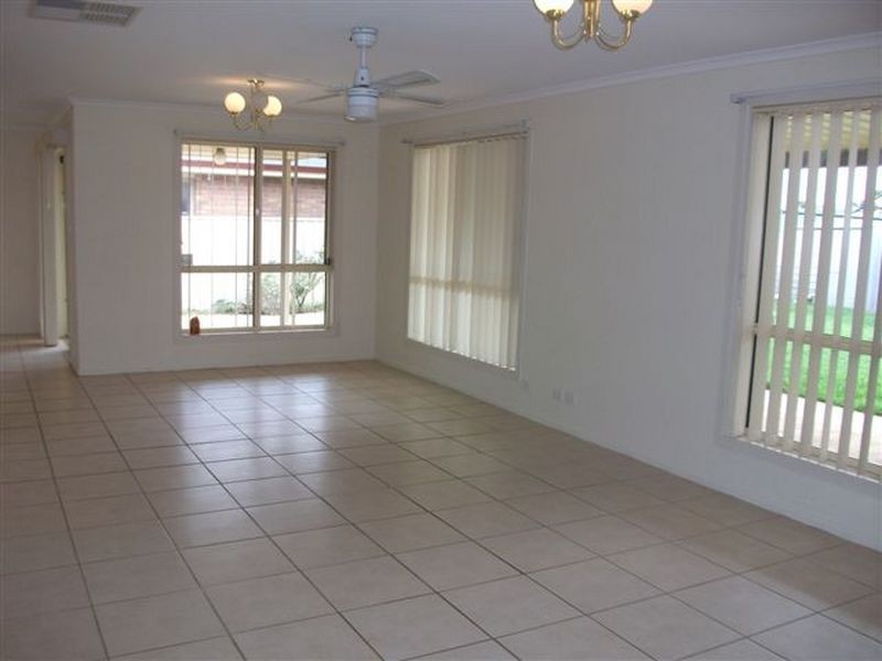 36 Barracoota Drive, Aldinga Beach SA 5173