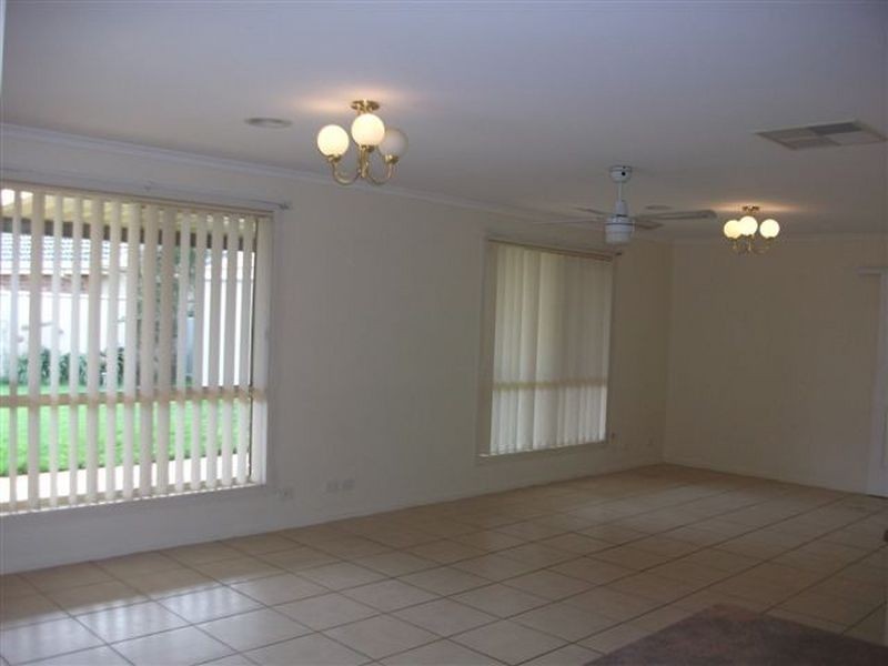 36 Barracoota Drive, Aldinga Beach SA 5173