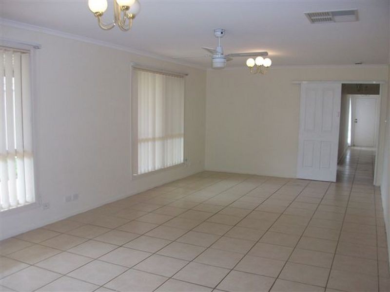 36 Barracoota Drive, Aldinga Beach SA 5173