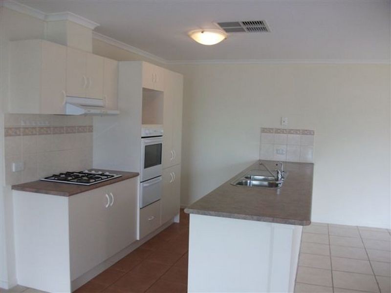 36 Barracoota Drive, Aldinga Beach SA 5173