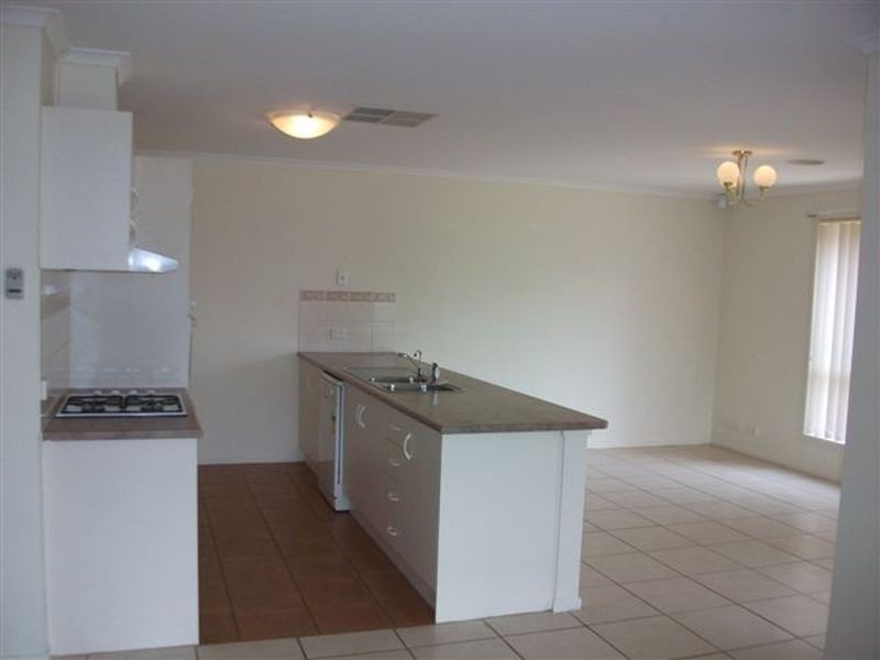 36 Barracoota Drive, Aldinga Beach SA 5173