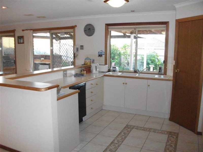 19 Hazeltine Drive, Seaford Rise SA 5169