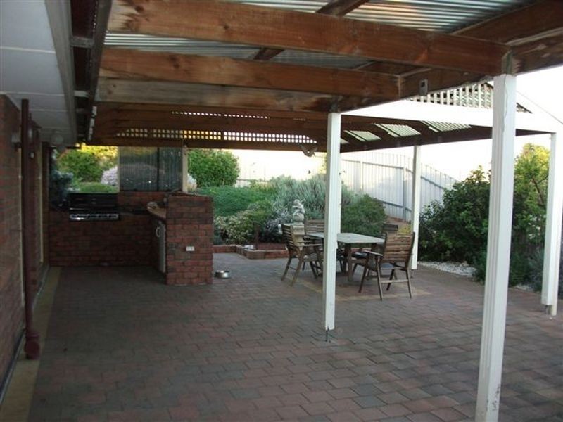 19 Hazeltine Drive, Seaford Rise SA 5169