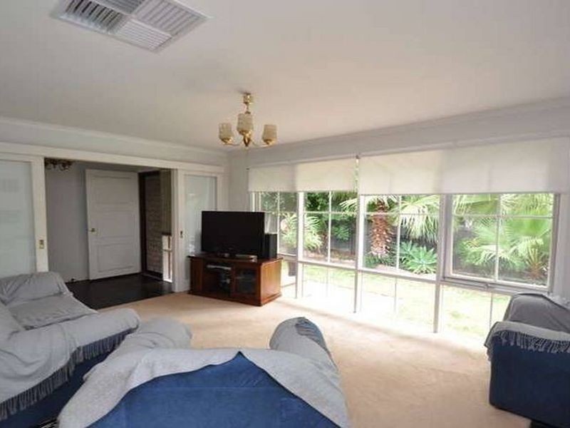 2 Burns Court, Morphett Vale SA 5162