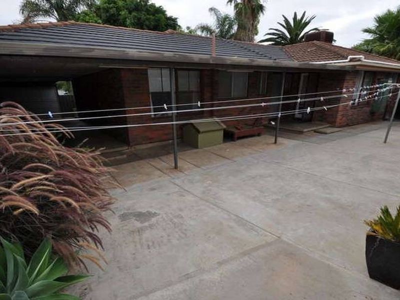 2 Burns Court, Morphett Vale SA 5162