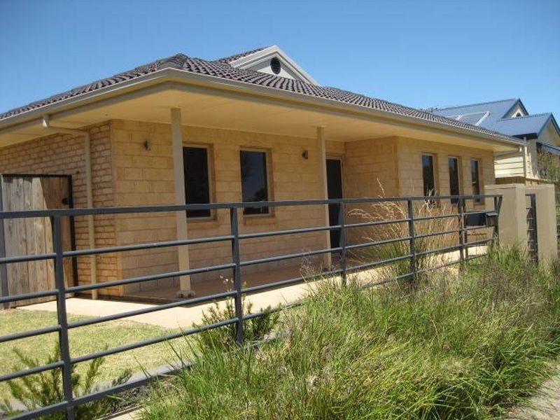12 Kipsy Walk, Aldinga Beach SA 5173
