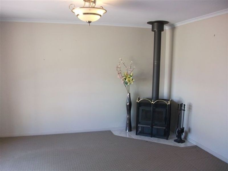 5 Sturt Place, Mount Compass SA 5210