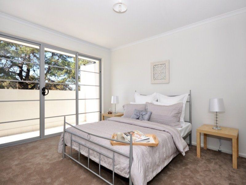 11 Griffiths Drive, Moana SA 5169